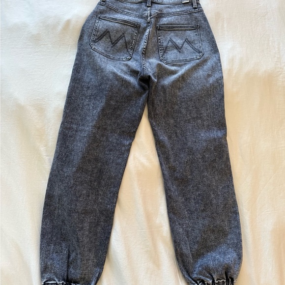 MOTHER Wrapper Patch Spingy Ankle Jogger Jeans (color: Train Stops) - Picture 3 of 7